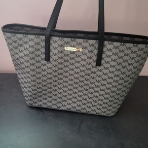 MK tote